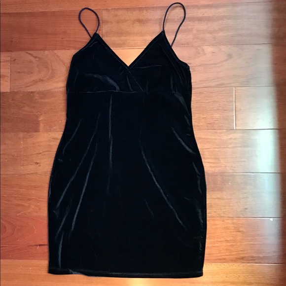 SHEIN Dresses & Skirts - SHEIN velvet spaghetti strap dress. XL. Black